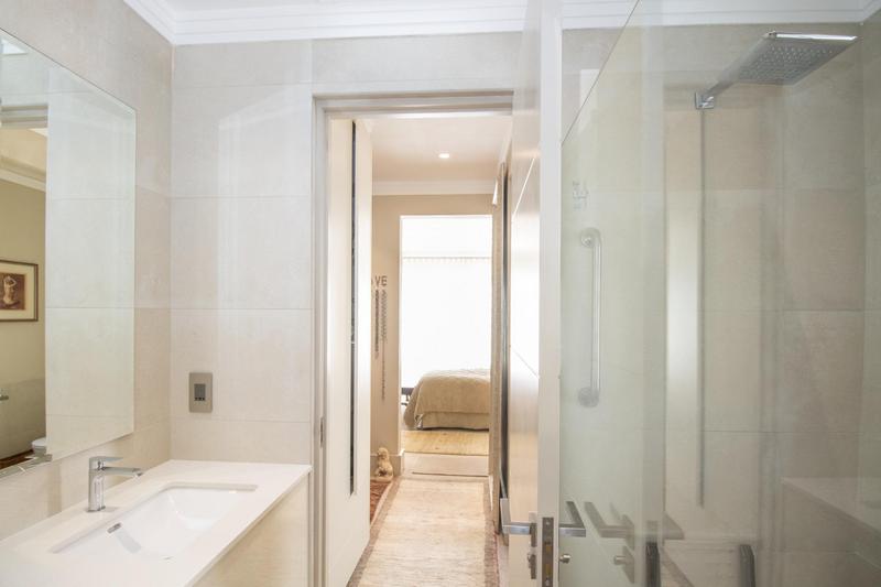 4 Bedroom Property for Sale in Constantia Western Cape